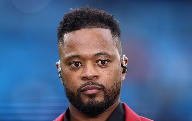 Evra nóng mặt vì bị thành viên Man City trêu chọc