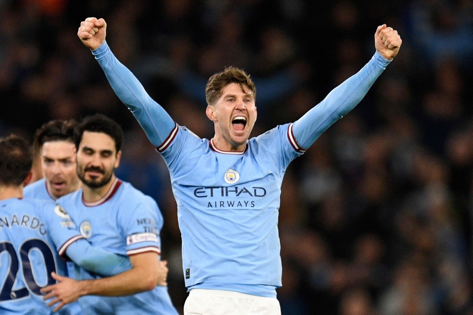 Ảnh bài viết John Stones là 'hòn đá ma thuật' của Pep