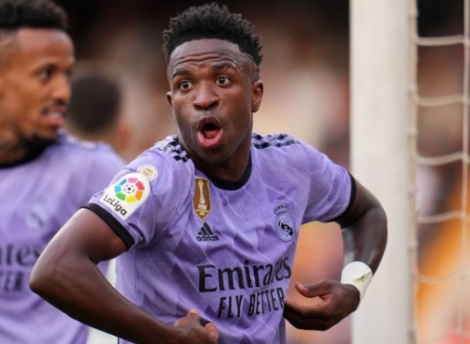 Chủ tịch FIFA lên án vụ Vinicius bị tấn công