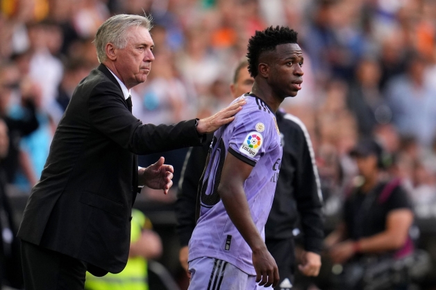 Phản ứng của HLV Ancelotti khi Vinicius bị phân biệt chủng tộc
