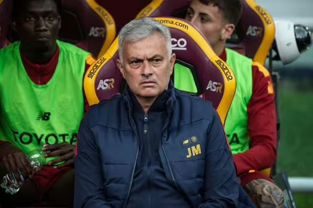 Mourinho: "Án phạt của Juventus là một trò đùa"