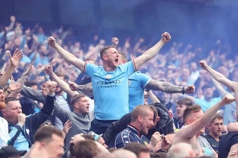 Manchester City 'đừng giận dữ nhìn lại'