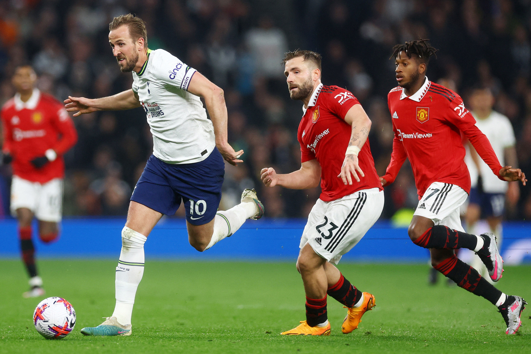 MU bắt đầu mua sắm: Chờ thay đổi với Harry Kane