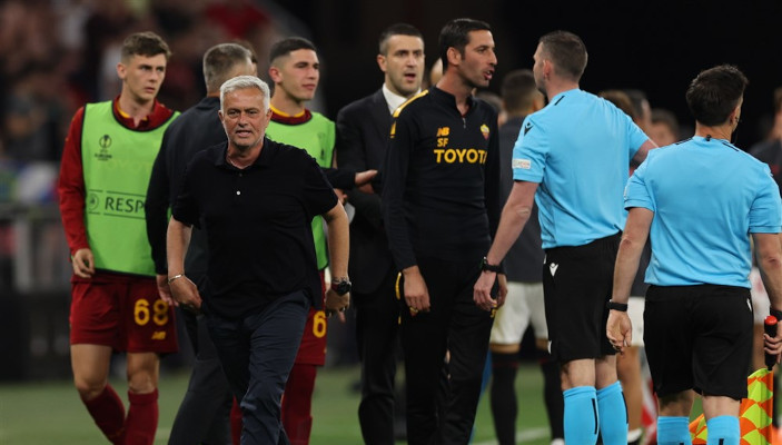 5 điểm nhấn Sevilla 1-1 Roma: Lần đầu của Mourinho; Tội đồ và thần tài