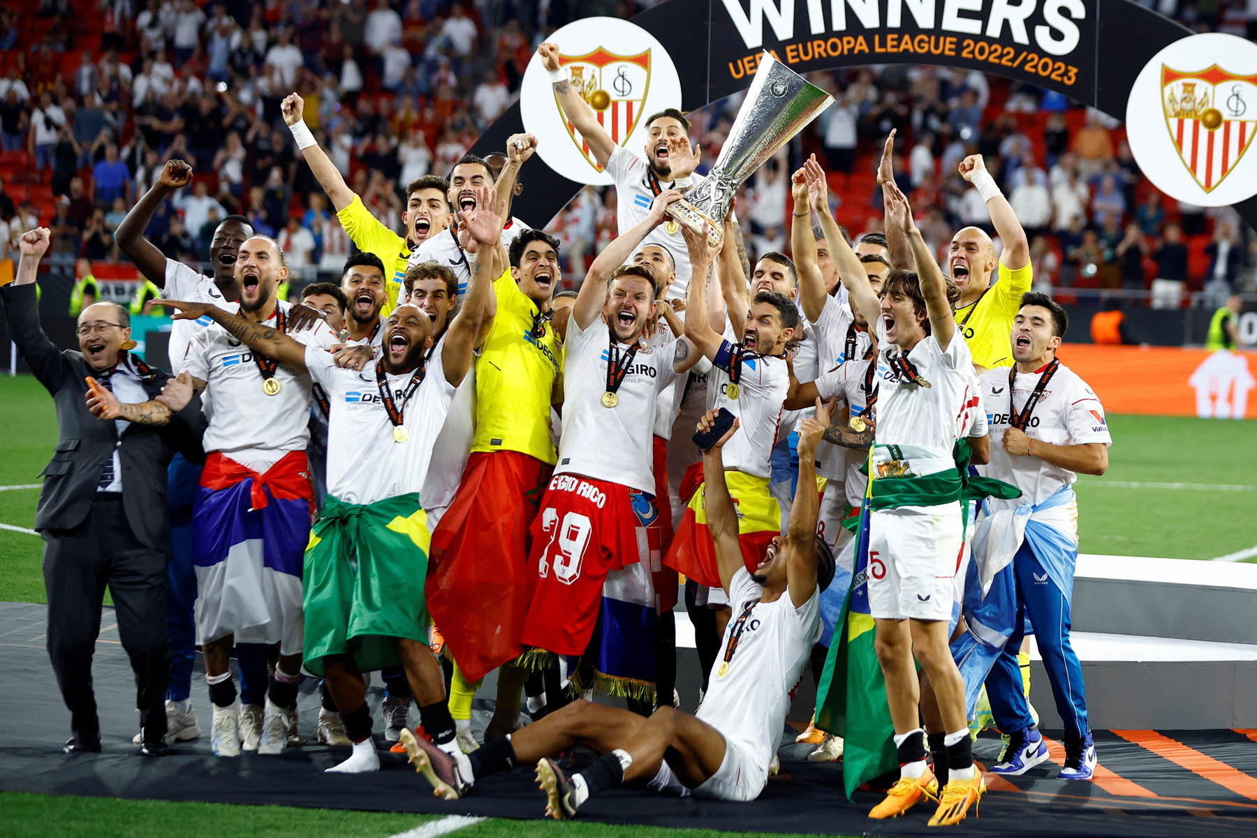 Sevilla đoạt Europa League: Ngày Mourinho thua học trò