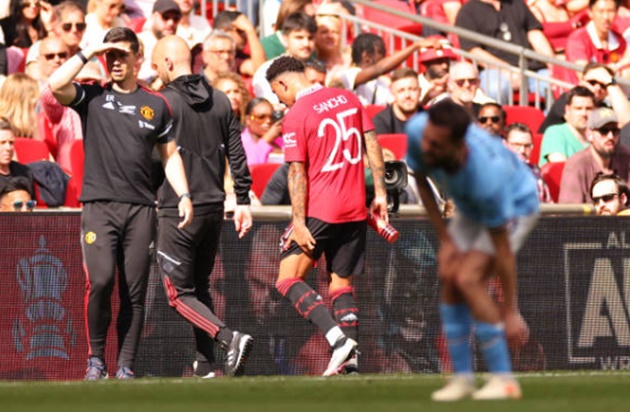 Chấm điểm M.U: 4 điểm 7; Rashford tàng hình