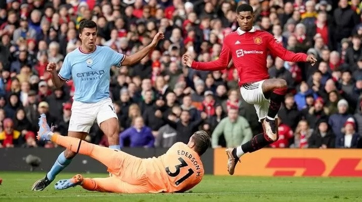 Thủ môn Man City mê tín chỉ mặc 1 chiếc quần lót suốt cả mùa