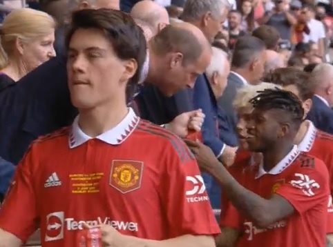 CĐV Man United nổi giận với Fred sau chung kết FA Cup