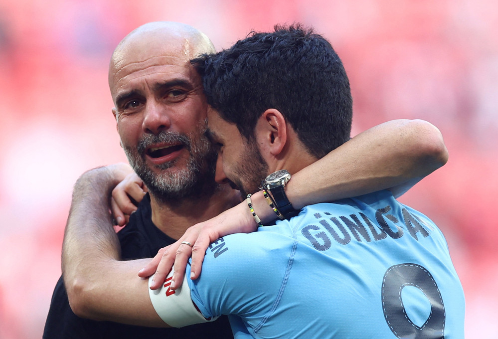 Ảnh bài viết Pep Guardiola bật khóc sau khi Man City hạ gục MU