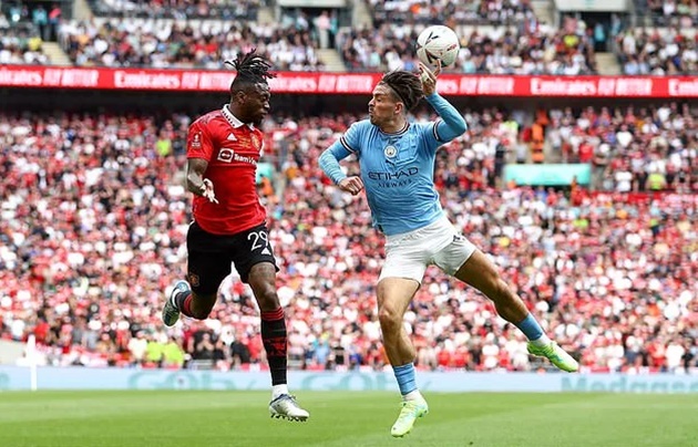 Roy Keane nổi giận với nhận định về penalty của Man Utd