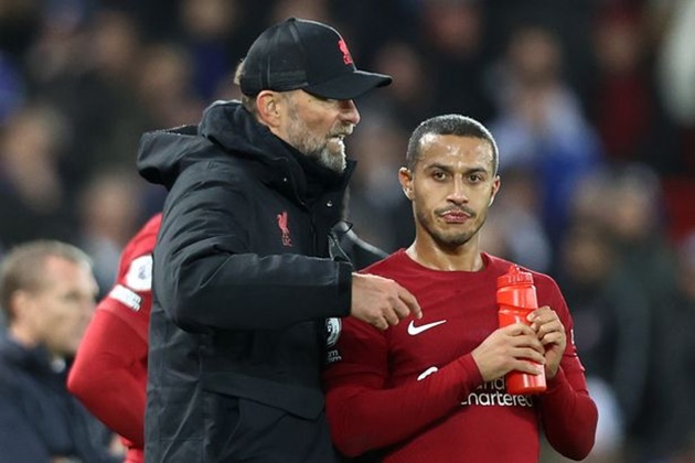 Chiêu mộ Allister, Liverpool có quyết định với Thiago
