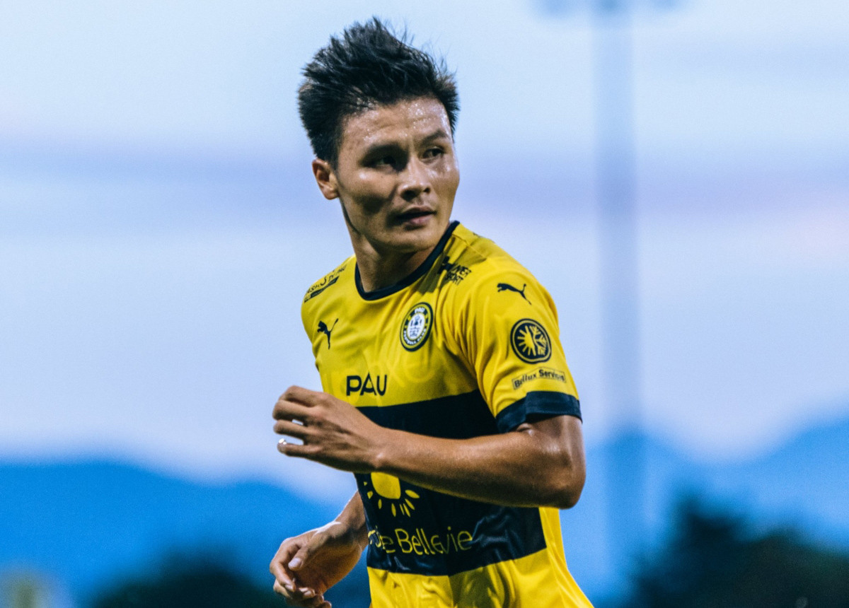 HLV CAHN tuyên bố đua vô địch V-League nếu có... Quang Hải