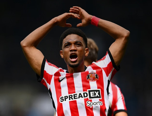 Tài năng lột xác của Man Utd hút hồn CLB Premier League
