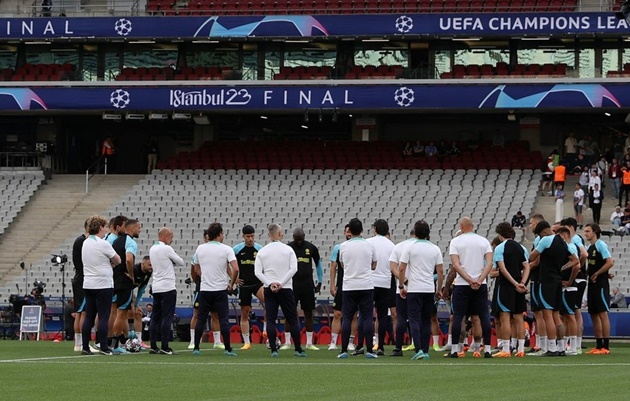 Ảnh bài viết Inter hừng hực khí thế trước giờ G; Rõ biểu cảm của Martinez - Lukaku