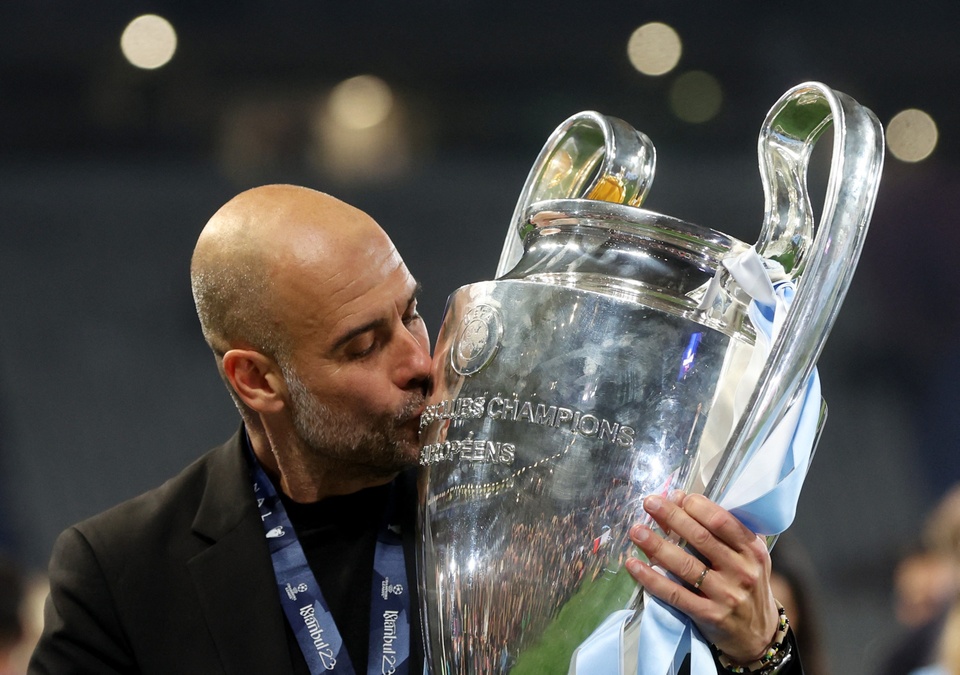 Guardiola xua tan mây mù ở Man City