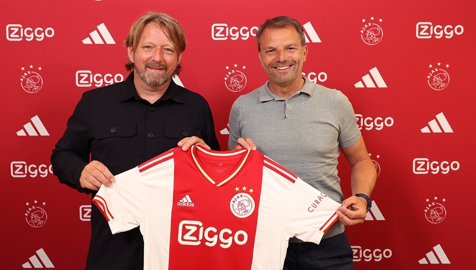 Ajax chìm trong khủng hoảng khi chia tay Ten Hag