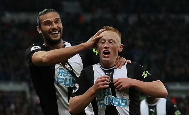 CHÍNH THỨC: Newcastle 'trảm' 8 cái tên, có kẻ hạ sát Man Utd