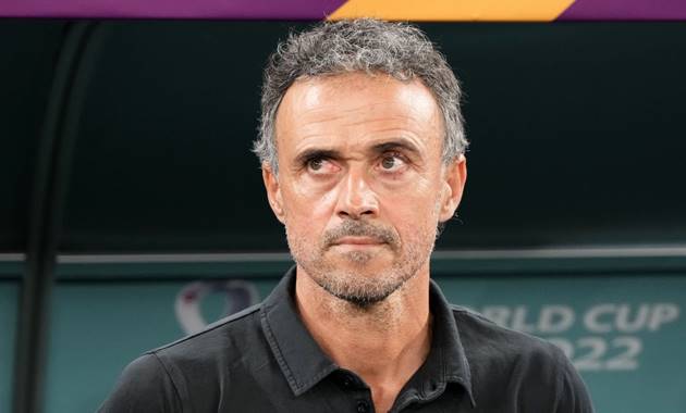 Điều gì biến Enrique thành “Người được chọn” của PSG?