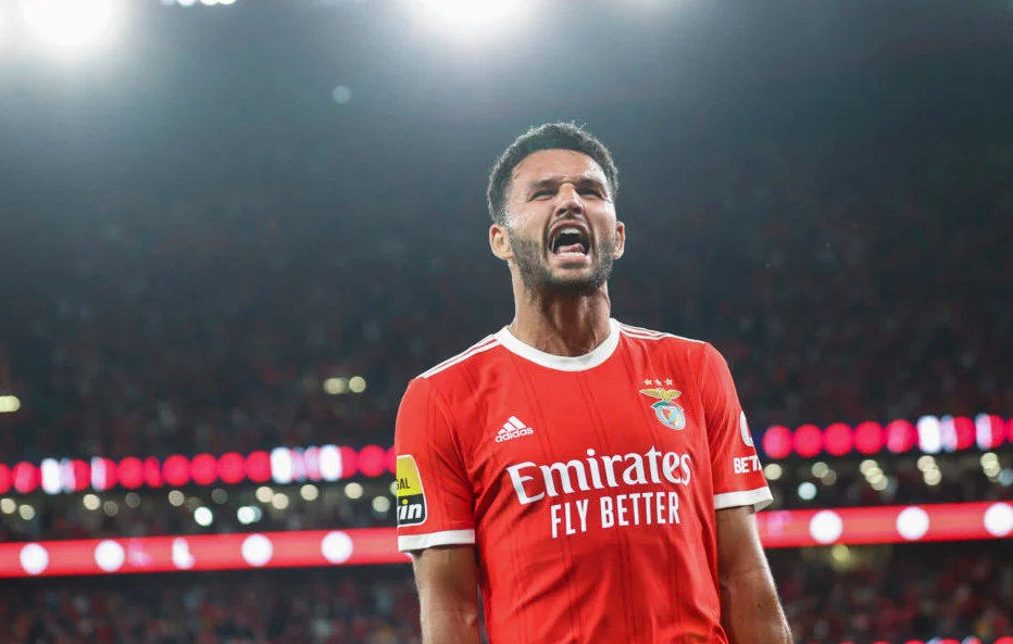 Mendes mang chân sút 80 triệu bảng đến 4 đội bóng Premier League