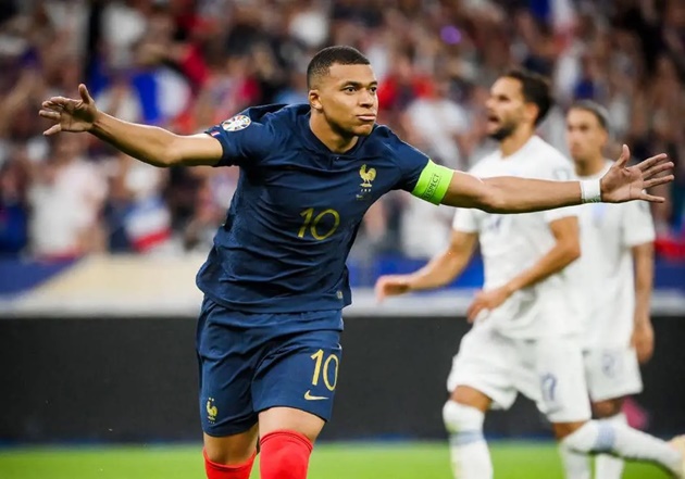 Mbappe giúp Pháp thiết lập cách biệt 6 điểm 