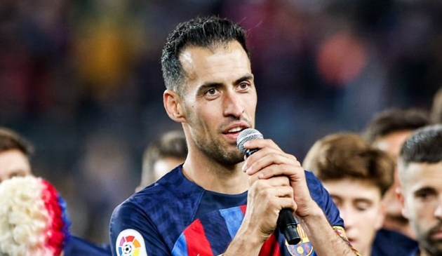 Giải pháp mới cho bài toán thay thế Busquets của Barcelona