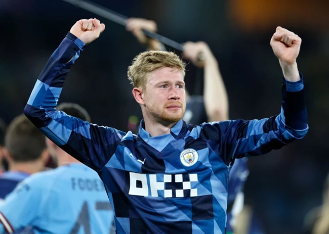 De Bruyne báo tin sét đánh