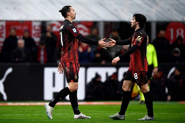 Ibra phá vỡ im lặng về bom tấn Premier League