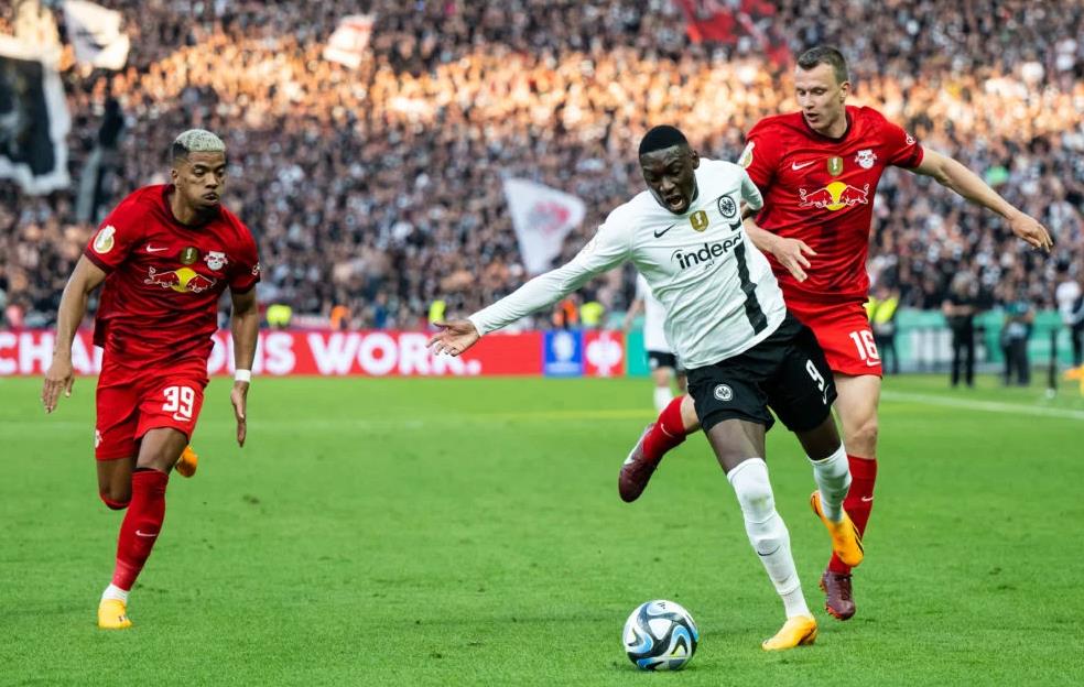 Vượt Bellingham, mục tiêu M.U xuất sắc nhất Bundesliga