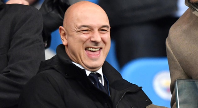 Daniel Levy: Kẻ độc tài lỗi thời