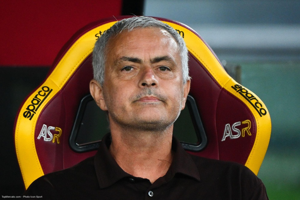 Ảnh bài viết Mourinho nhận thêm đòn trừng phạt từ Serie A
