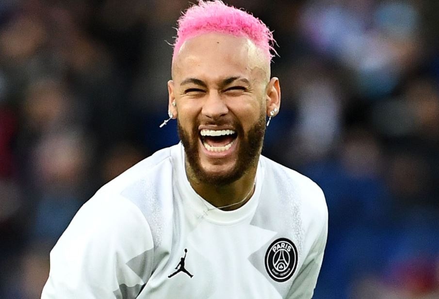 Neymar thách thức khi bị lộ tin nhắn tán tỉnh hàng loạt người mẫu