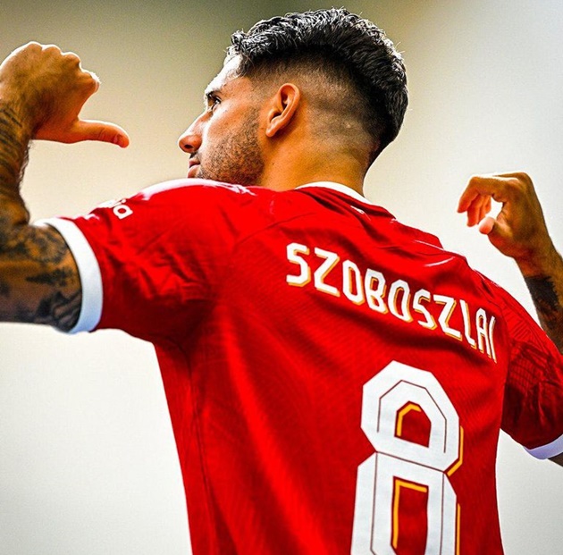 Bom tấn Liverpool tiết lộ thần tượng lớn nhất