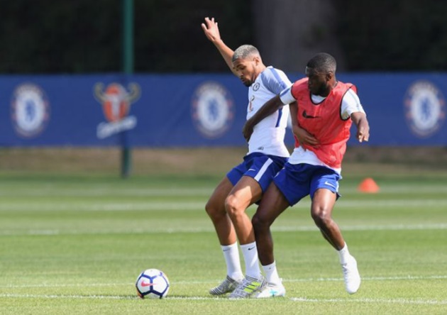 Cựu thần đồng Chelsea cần học hỏi Tomori