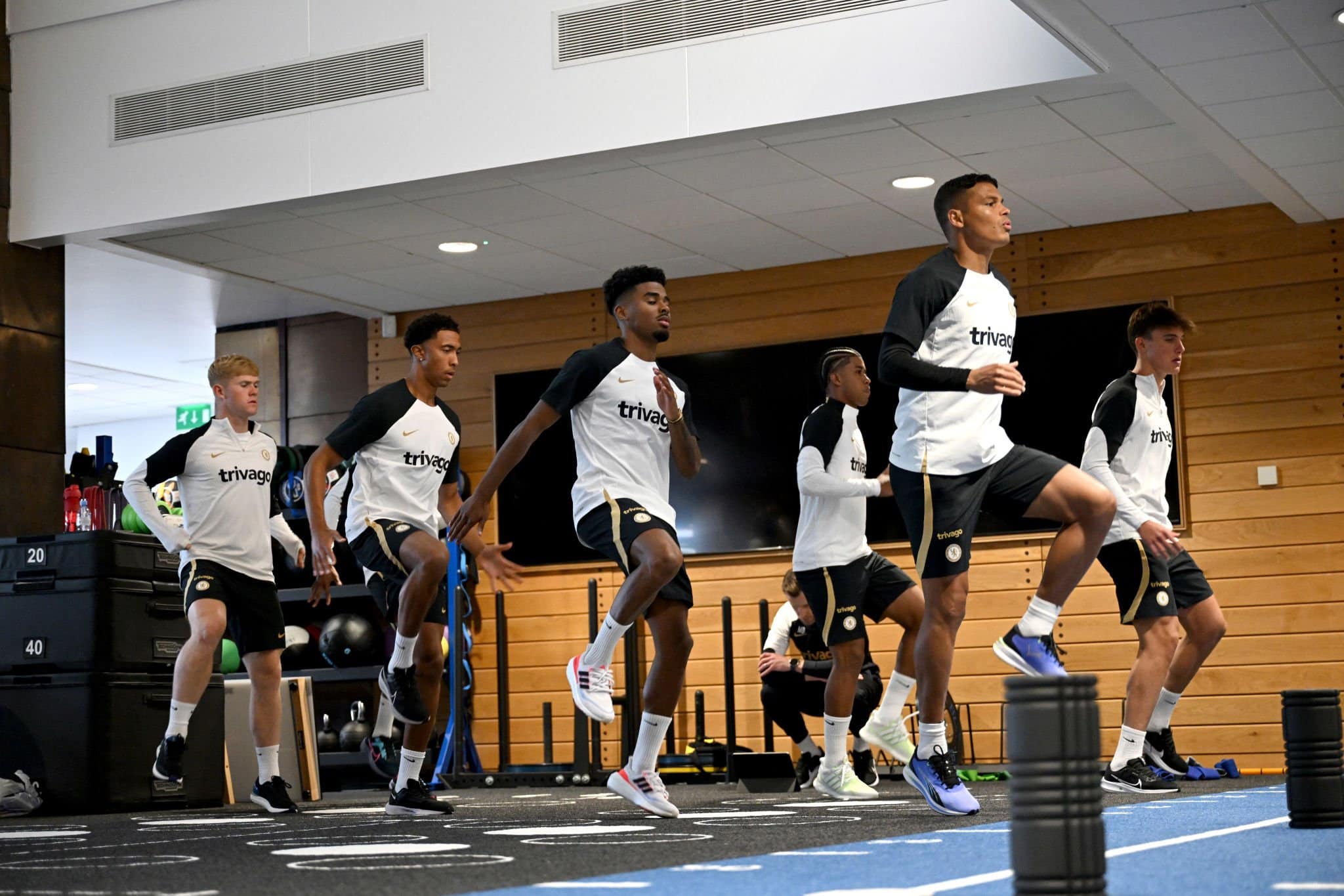 Chelsea có diện mạo mới và thái độ của HLV Pochettino ở buổi tập đầu