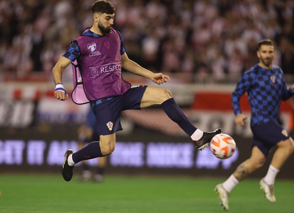Với Gvardiol, hàng thủ Man City còn đáng sợ hơn