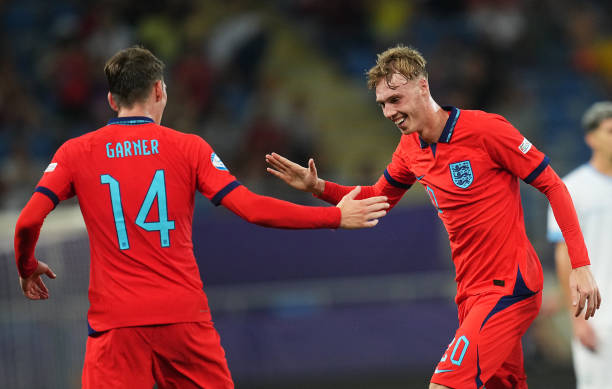 1 bàn, 4 key pass, 'báu vật' của Pep Guardiola làm lu mờ Smith Rowe