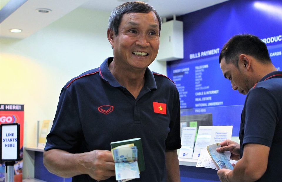 Niềm vui nhân đôi của HLV Mai Đức Chung