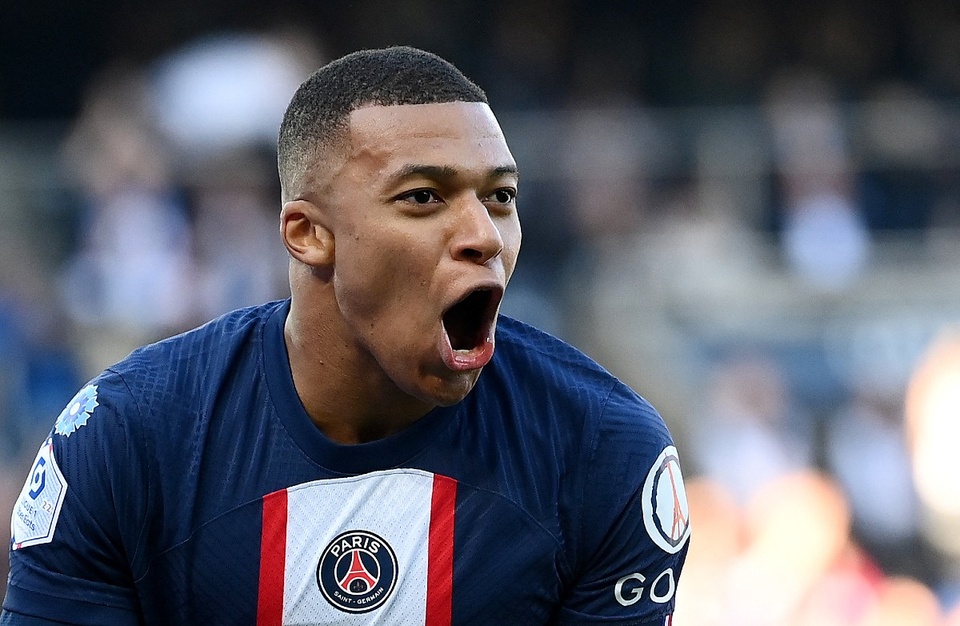 PSG trả giá vì nuông chiều Mbappe
