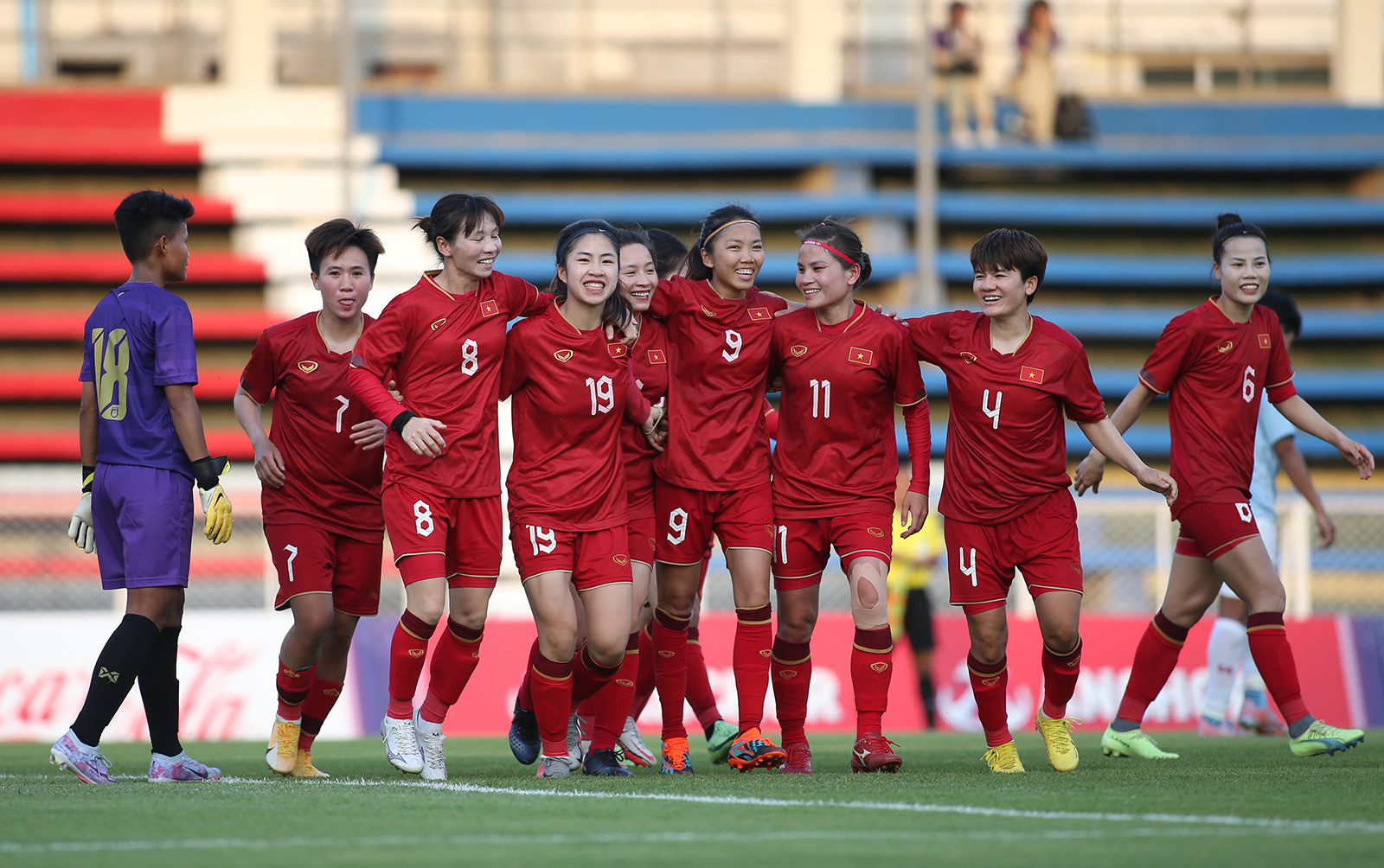 Tuyển nữ Việt Nam: Cú hích Thanh Nhã cùng lứa gen Z ở World Cup