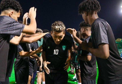 CĐV Saudi Arabia 'phát cuồng' vì Firmino
