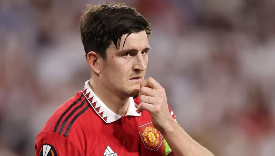 Harry Maguire tập riêng với trung vệ huyền thoại