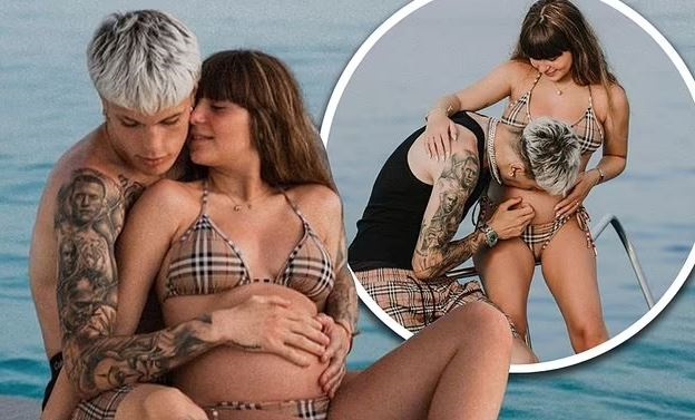 Alejandro Garnacho, 19 tuổi, khoe bụng bầu của bạn gái