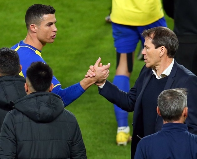Áp lực ngàn cân dành cho thầy cũ CR7