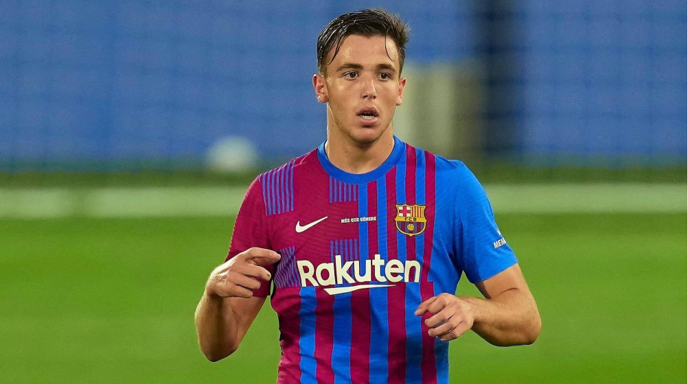 Truyền nhân Busquets đứng trước cánh cửa rời Barca