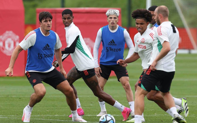 Ảnh bài viết Man Utd trở lại tập luyện: Garnacho & Shaw gây khó hiểu