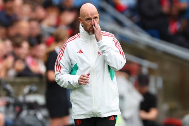 Vi phạm luật Công bằng tài chính, lối thoát nào cho Man Utd?