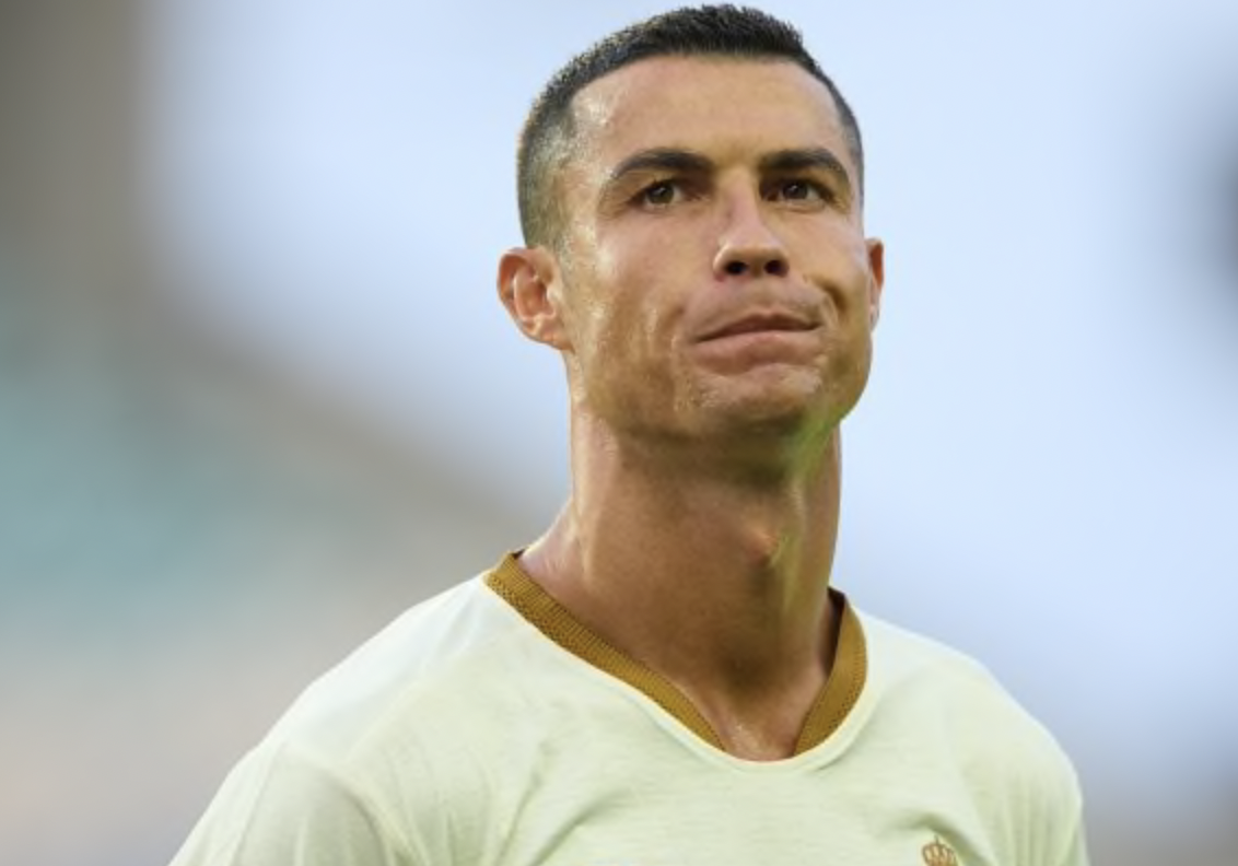 Cựu sao MLS: "Ronaldo bị ảo tưởng, ganh tị với Messi"
