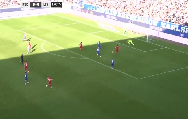 Ảnh bài viết Toàn cảnh pha bóng biến Nunez thành trò hề