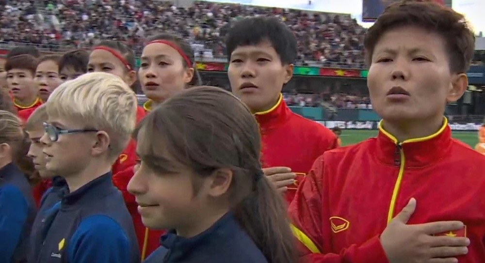 Xúc động khoảnh khắc Quốc ca Việt Nam vang lên ở đấu trường World Cup