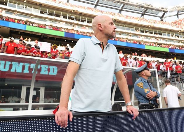 Ten Hag đã căng, Man Utd không còn vui tính như trước